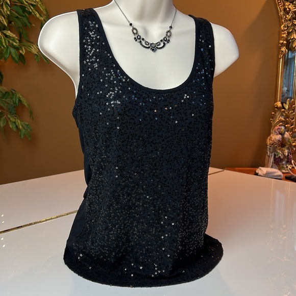 🥂🍾NEW YORK & COMPANY BLACK SEQUIN TOP SIZE SMALL🥂🍾 - Picture 3 of 13